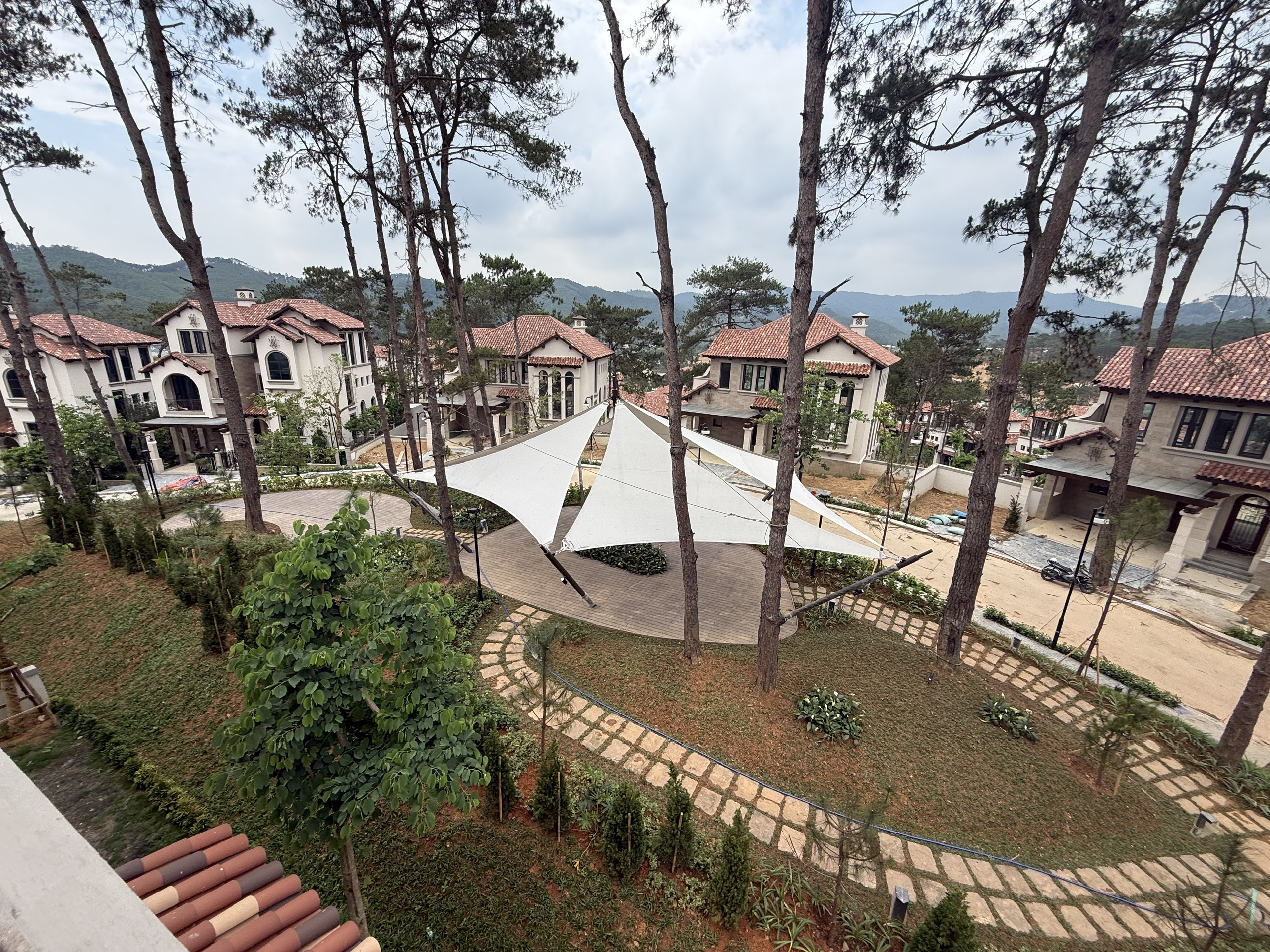 Thiết kế mái che cánh buồm theo yêu cầu