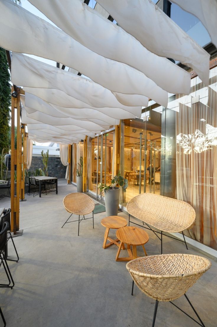 Vải Mesh Trang Trí – Giải Pháp Tạo Điểm Nhấn Cho Resort, Nhà Hàng